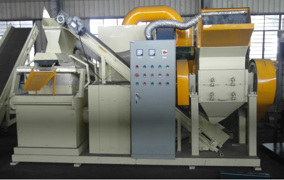 Câble cuivre des déchets 500KG/H réutilisant la machine de granulatoire de câble de chute d'équipement